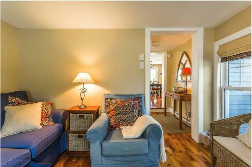 Lovely Lac-brome 3 Bedroom Lakefront Cottage