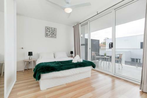 2bed2bath Apartment Close To Airport/city