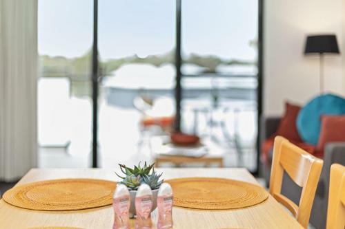 Apartamento 108 Simply Great Views Local Size - Sleeps 2