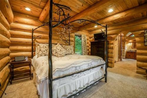 Copper Hideaway - Large Exquisite Cabin In The Rocky Mountains! Cabin