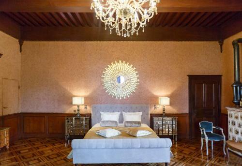 Antique Apartment In The XV Century Castle
