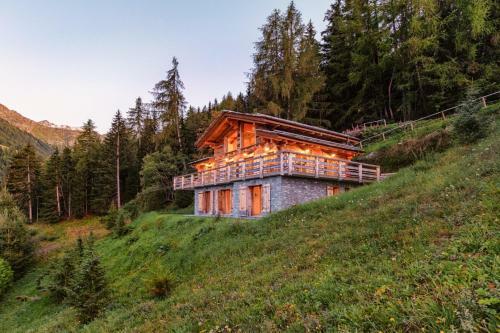 Fabulous Luxury Spa Chalet W. Jacuzzi Sauna