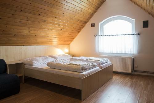 Apartm�n S Vinn�m Sklepem Kratochv�la