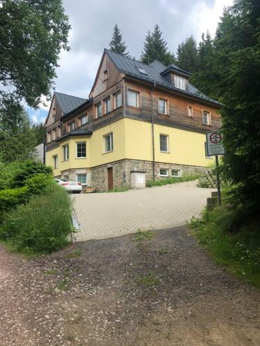 Apartamento Pec Pod Sn??kou-za Horskou Slu?bou