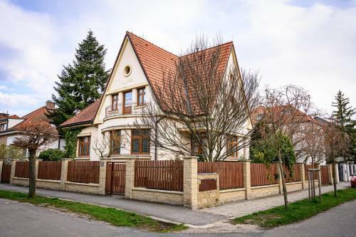 Vila Lum�r