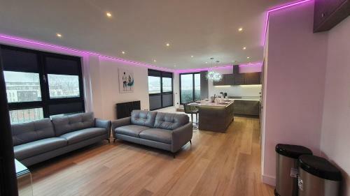 Apartamento Central Penthouse With Hot Tub & Views 24