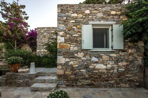 Exquisite Estate, Serene Environment