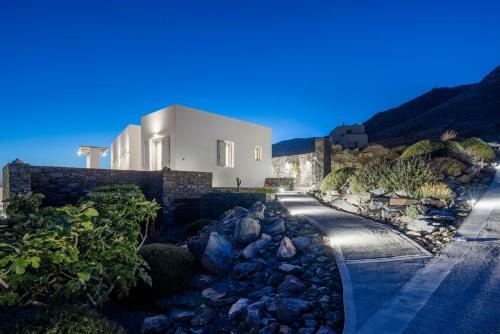 Villa Nites