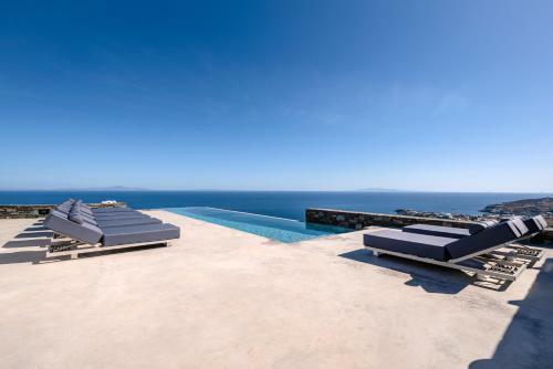Villa Nites