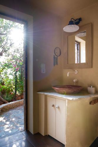 Villa Positivespace Olive Tree