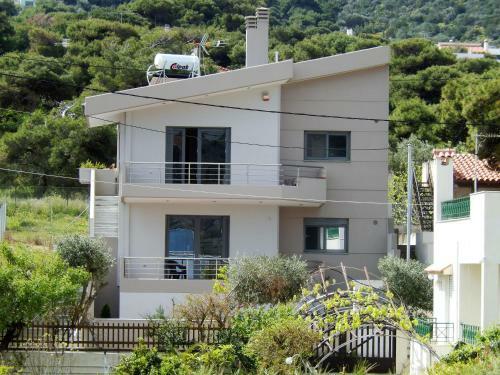 Serenity Villa-2nd Floor-sea View-sandy Beach 250m Away.