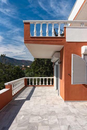 Villa Gonates