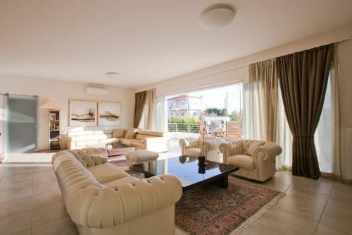 Luxury Villa Loutraki With Private Heated Pool