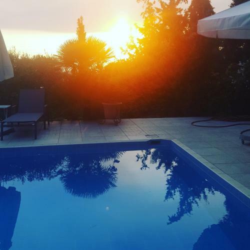 Villa Loutraki Sunset
