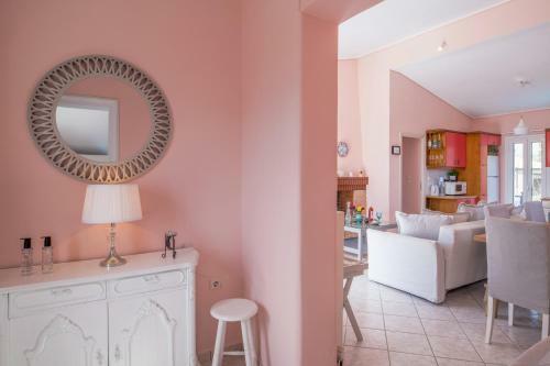 Apartamento Aliki's Top Floor Suite With Shared Infinity Pool!