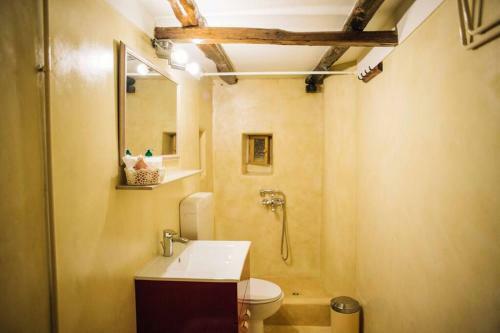 Makrinitsa Historical-traditional Renovated House