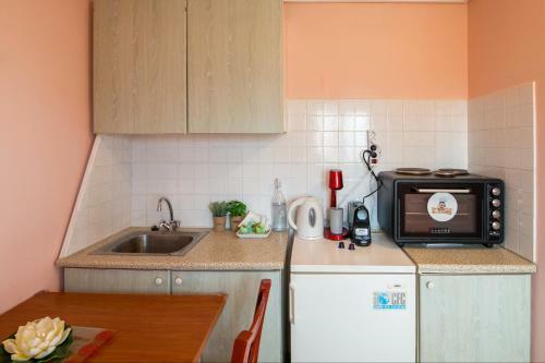 Apartamento Aliki's Studio With Shared Infinity Pool!