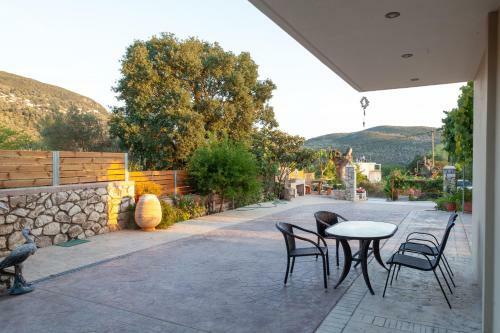Tsoutsis Apartments