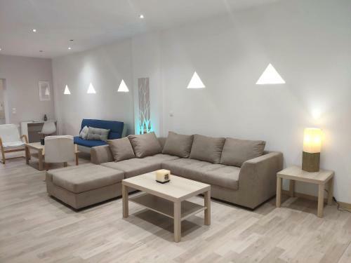 Studio & Apartment By The Beach