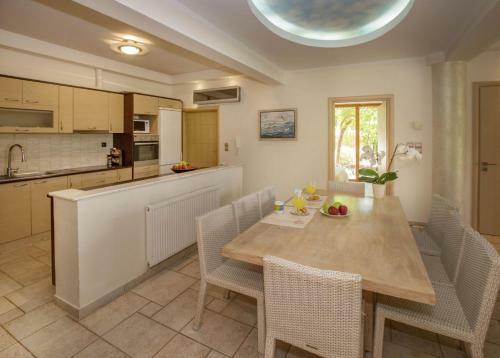 Family Getaway In Marathon By Ghh