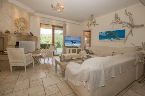 Family Getaway In Marathon By Ghh