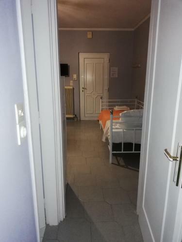 Seven Seas Apartments