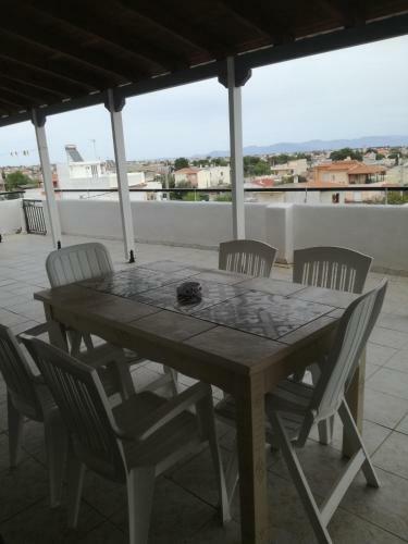 Seven Seas Apartments