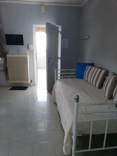 Seven Seas Apartments