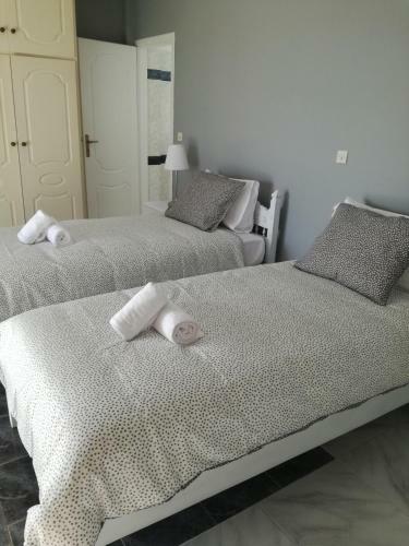 Seven Seas Apartments