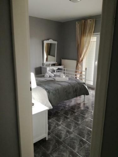 Seven Seas Apartments