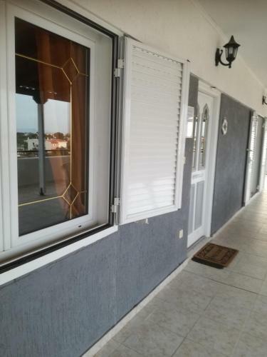 Seven Seas Apartments