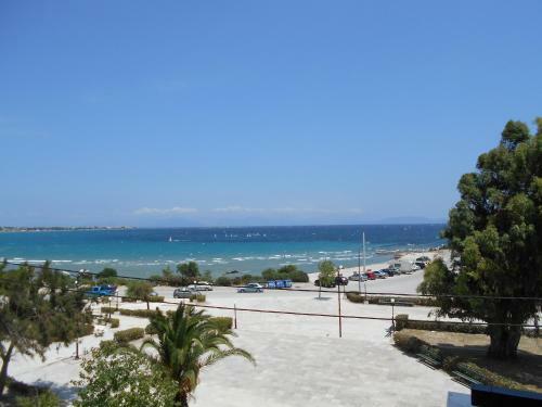 Eleni's Seafront Apartment