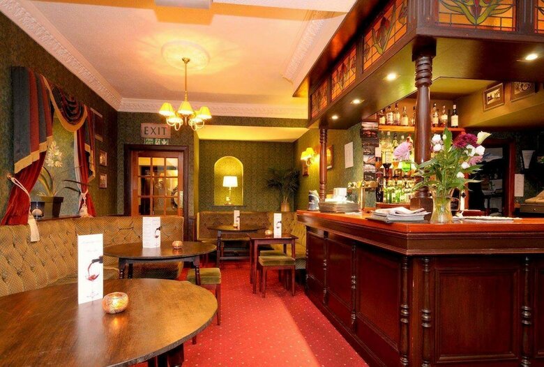 Ferrybridge Hotel