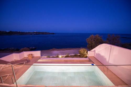 Villa Marelia - Seafront Villa With Infinity Pool