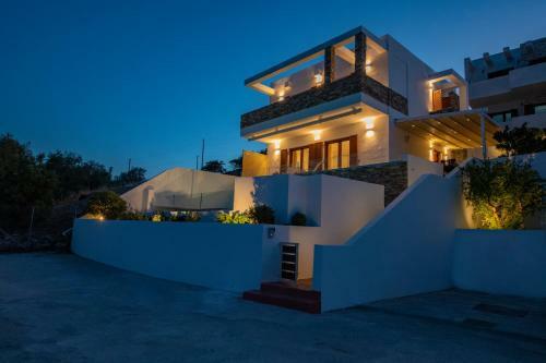 Villa Marelia - Seafront Villa With Infinity Pool
