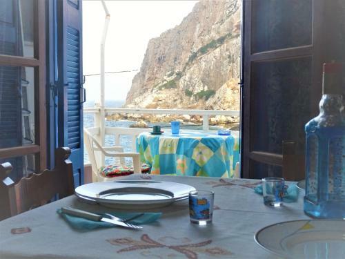 Lionas Seaside Retreat