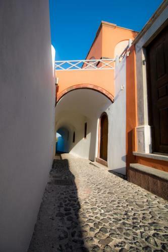 Tritiani Traditional Home
