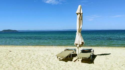 Sithon Villa - Seafront House