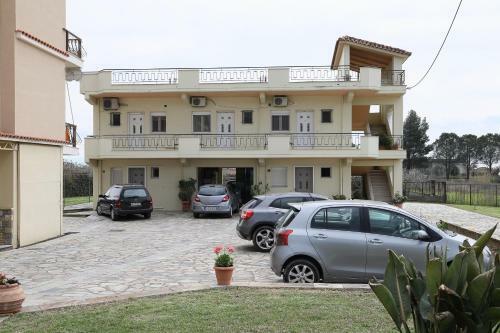 Flo's Apartments