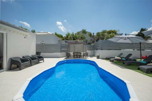 B&m Villas