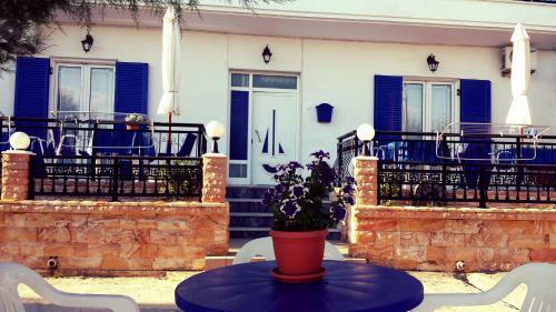 Hostal Rooms Ntontas