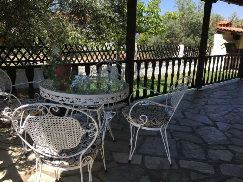 Dimitra House