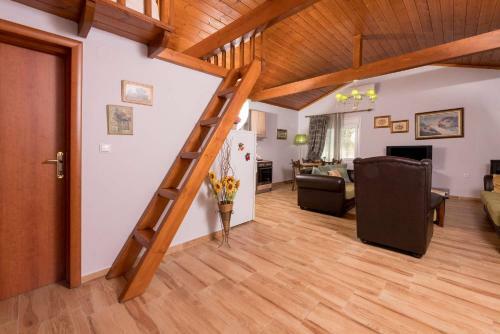 Vicky's House