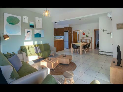 Omalia Apartment