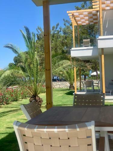 Nisea Beach Apartments