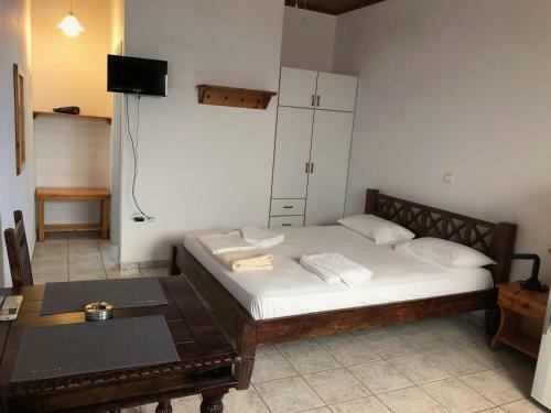 Mythos Suites-hermes Apartment