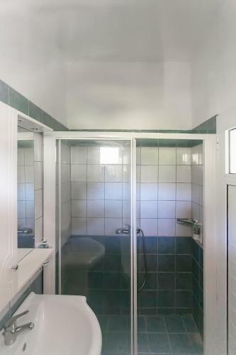 Aperanto Seaview Apartments