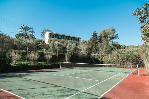 Aperanto Seaview Apartments