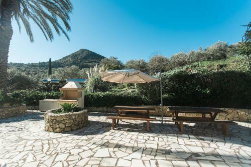 Aperanto Seaview Apartments