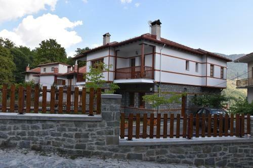 Hostal Nuca Guesthouse